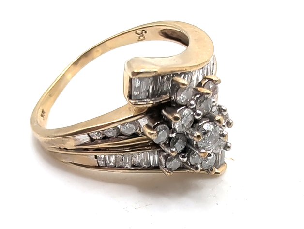 Image for 10K Gold Diamond Ring