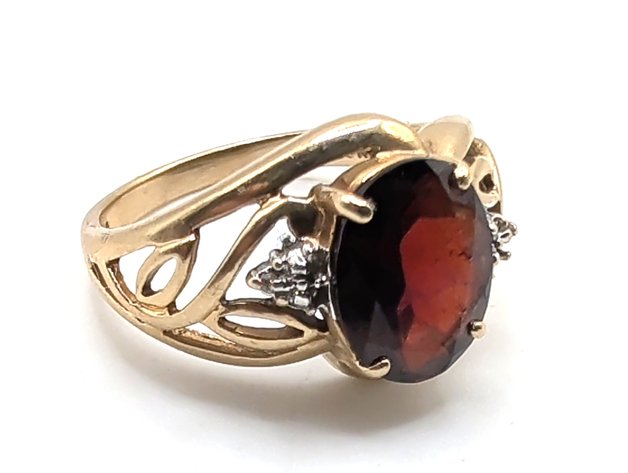 Image for 10K Gold Garnet Ring