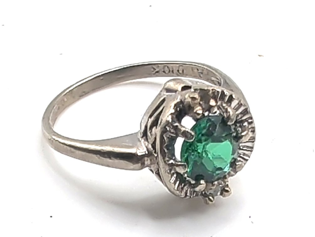 10K White Gold Ring