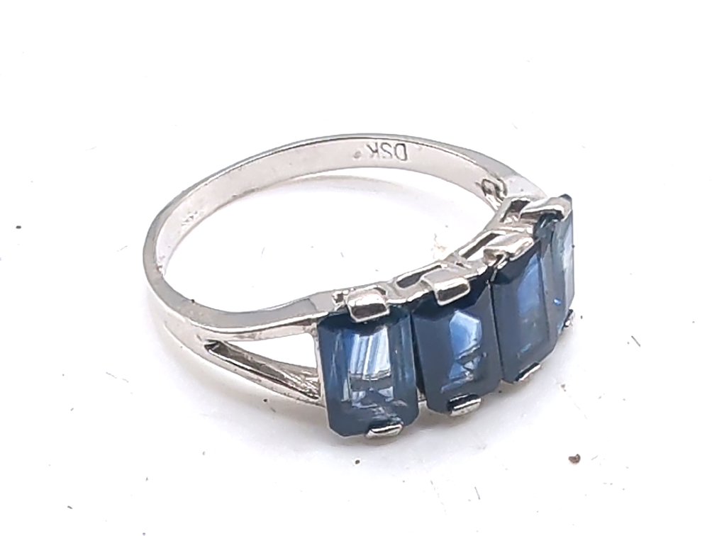 10K White Gold Sapphire Ring