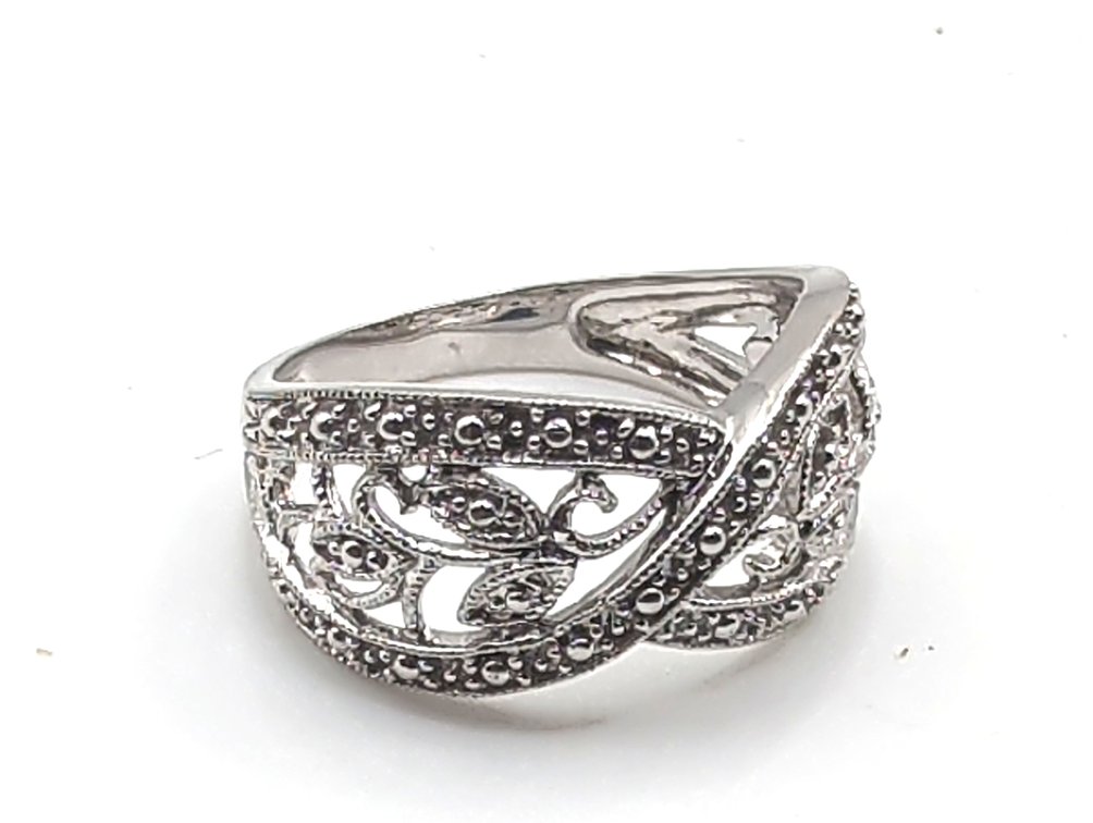 10K White Gold Ring