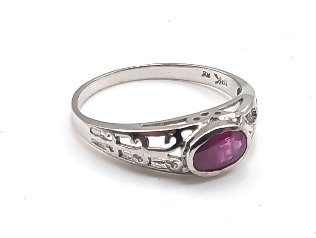 18K White Gold Ring