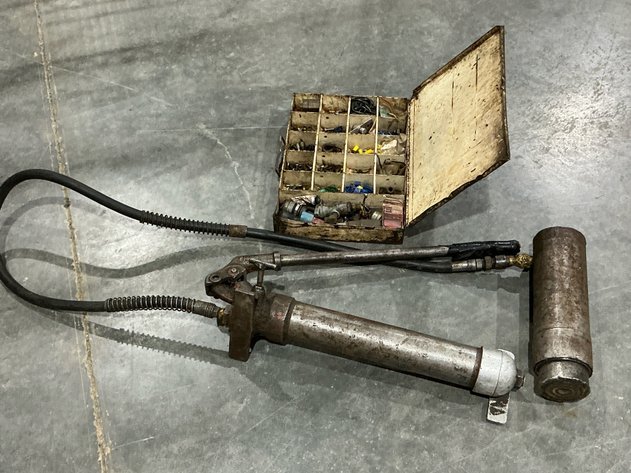 Image for Hydraulic Hand Pump P10512 With Ram