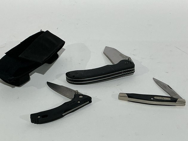 Image for Three Folding Pocket Knives With Sheath