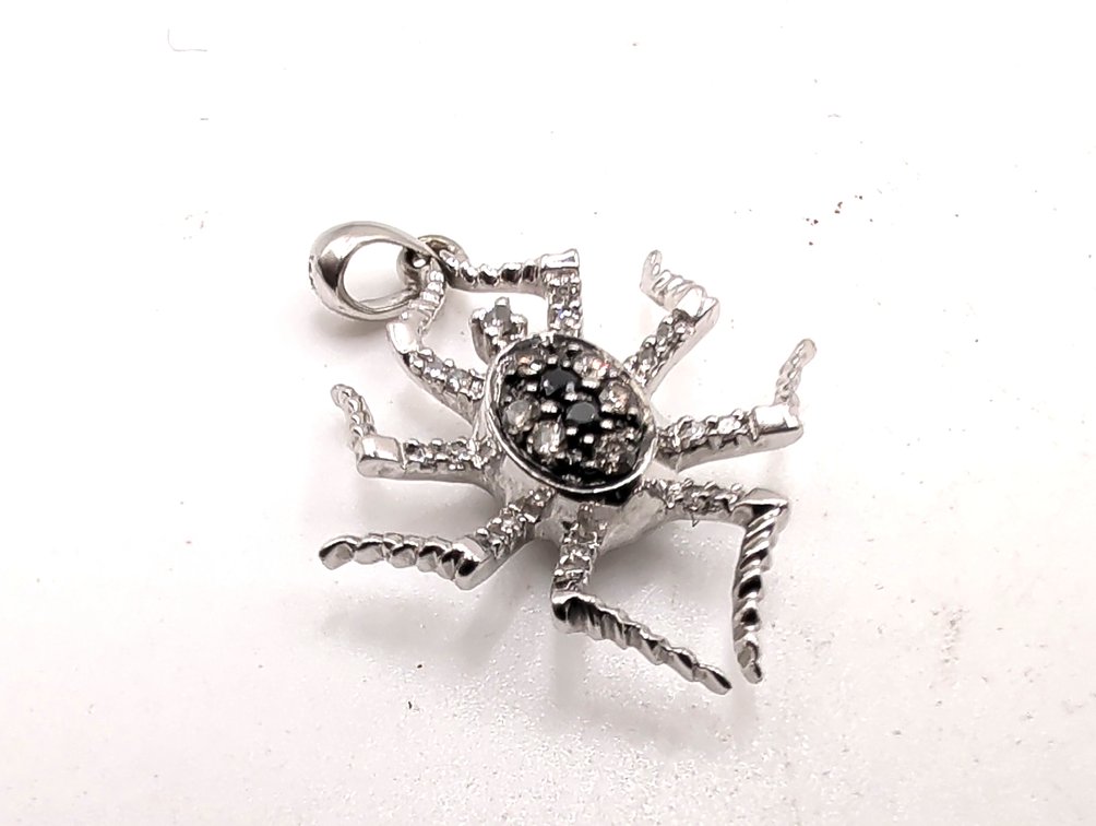 14K White Gold Pendant