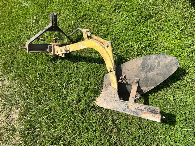 Image for John Deere Single-Bottom Moldboard Plow Attachment