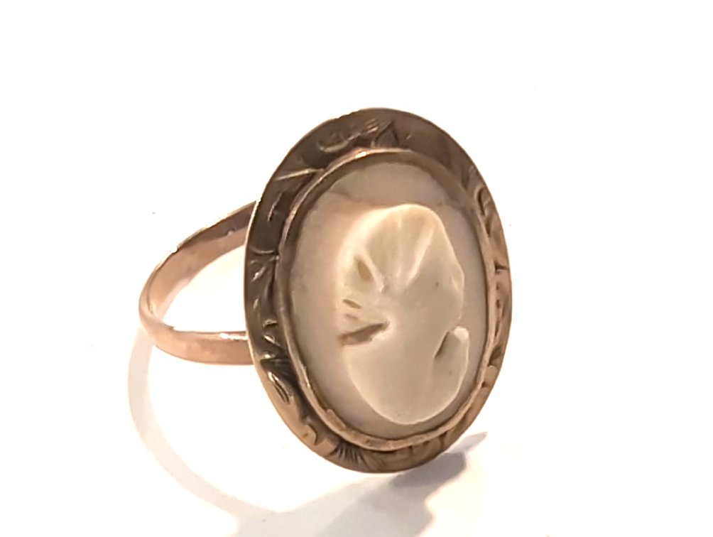 10K Gold Cameo Ring