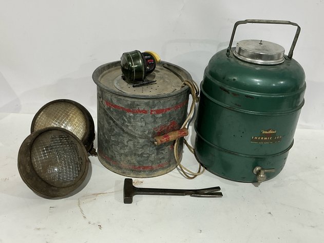 Image for Minnow Bucket & Johnson Sabra Reel Lot