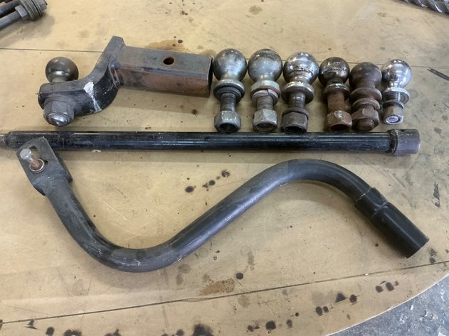 Image for Valley 1972 00 Hitch Mount And Hardware