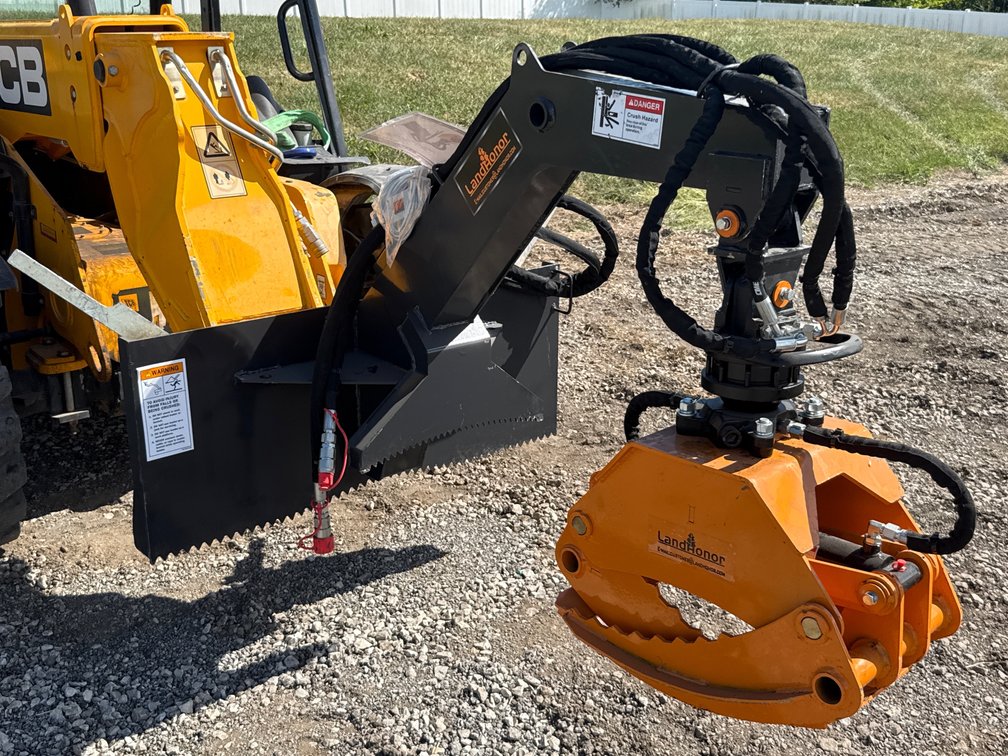 LandHonor Skid Steer Rotating Log Grapple