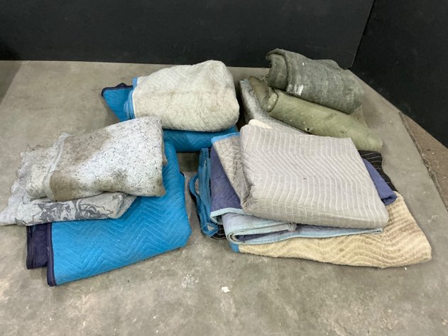 Image for Quilted Moving Blankets And Utility Pads