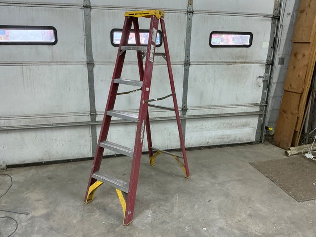 Image for Werner 5’ Fiberglass Stepladder