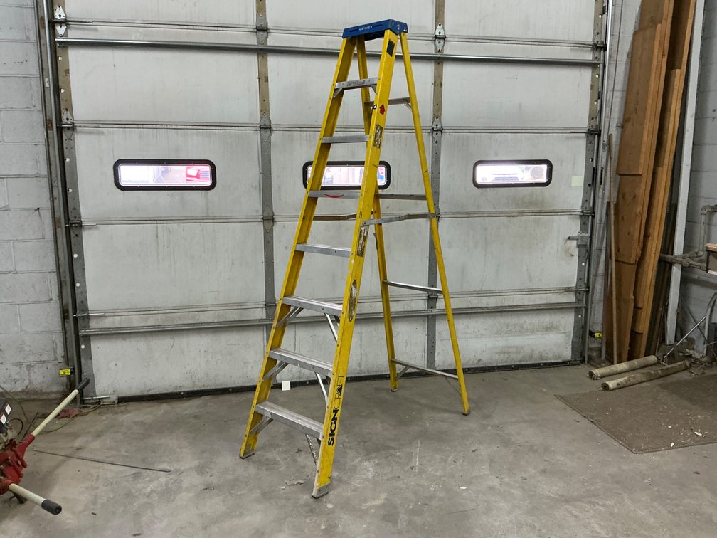 Werner 8’ Fiberglass Step Ladder