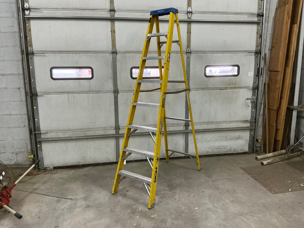 Werner 8’  Fiberglass Stepladder