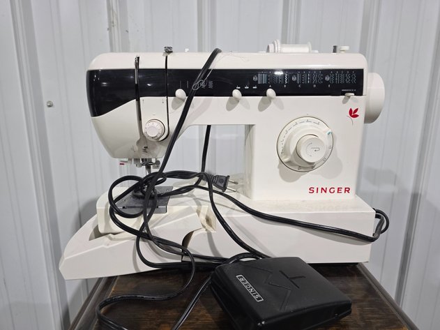 Image for Singer Model 2732 Sewing Machine
