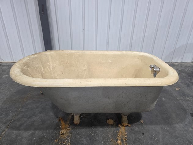 Image for Cast Iron Clawfoot Bathtub With Hardware