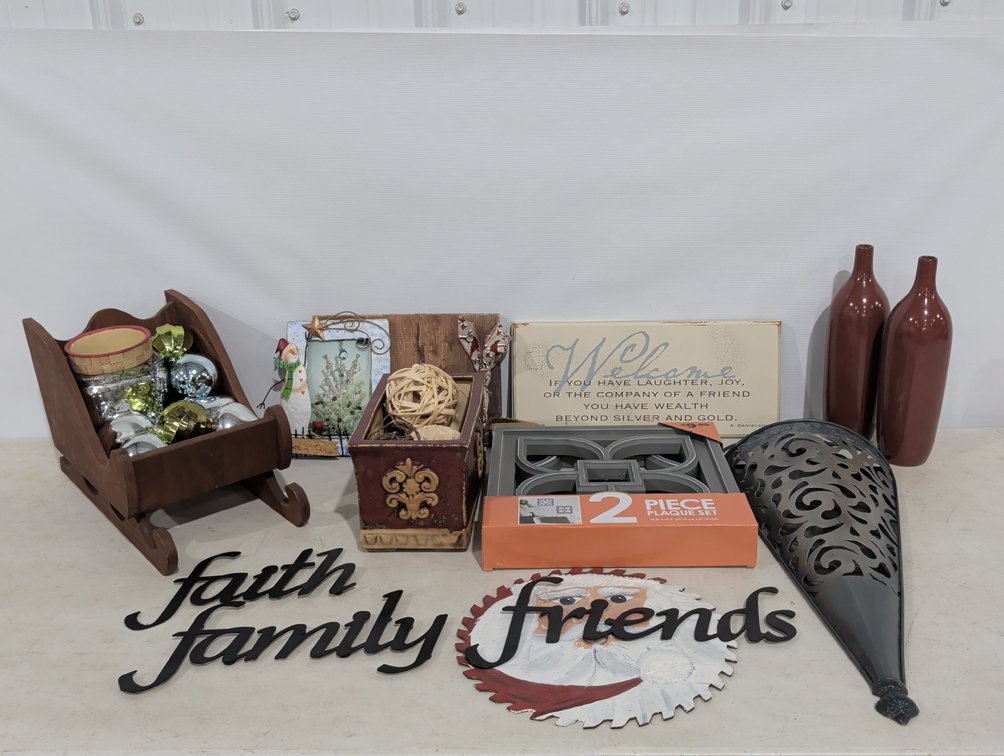 Home Decor Sleigh Wall Plaques And More