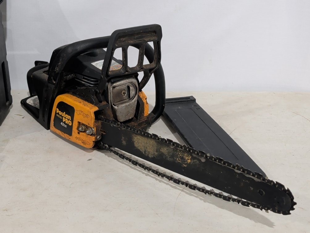 Poulan PRO Gas Chainsaw