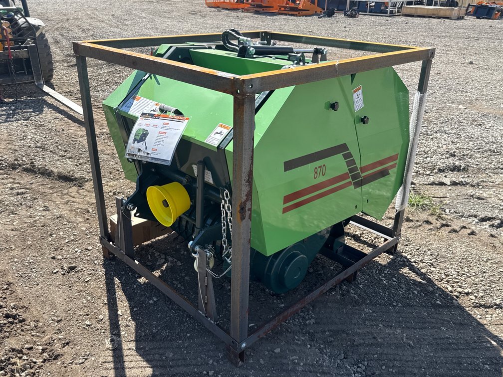 LandHonor 870 Round Baler