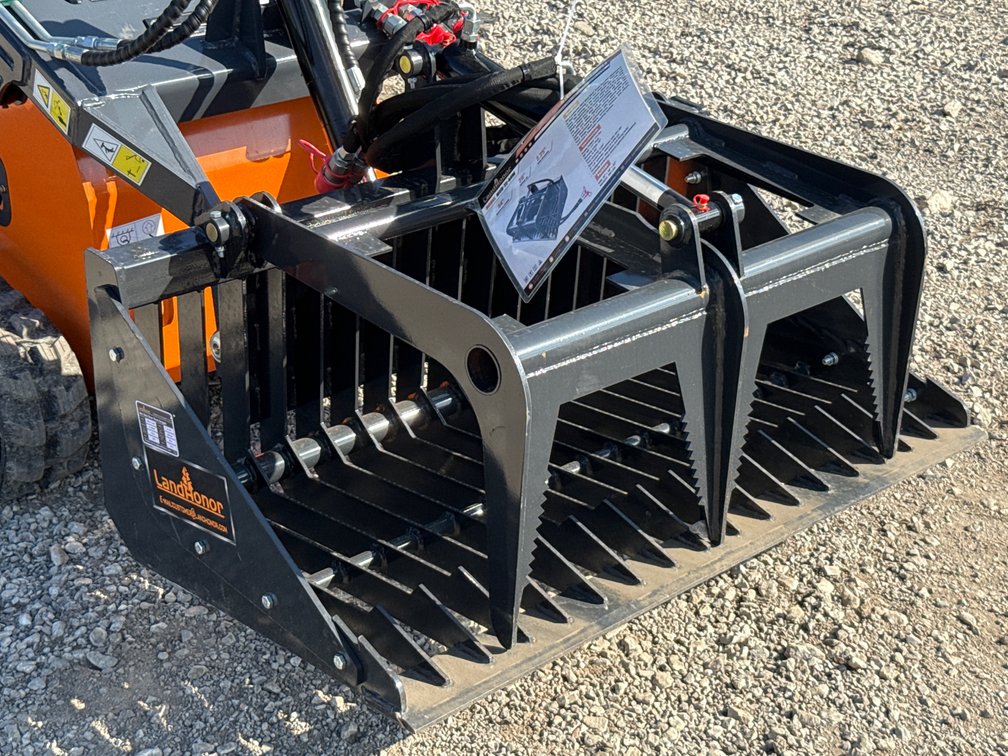 LandHonor Mini Skid Steer Rock Grapple