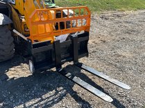 LandHonor 42â Pallet Forks