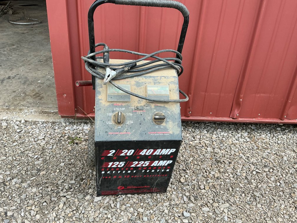 Schumacher Wheeled Battery Charger