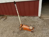 Hydraulic Floor Jack