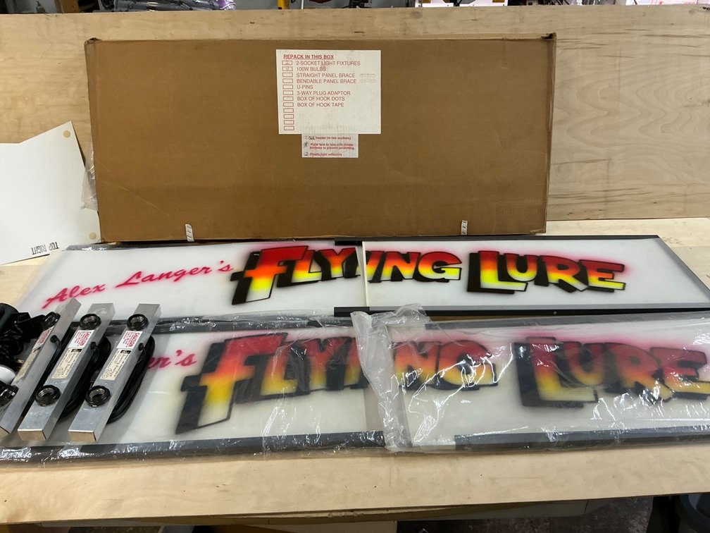 Flying Lure Display Sign And Light Fixtures