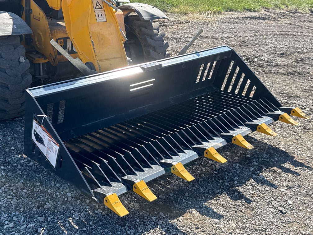 LandHonor 78” Rock Bucket