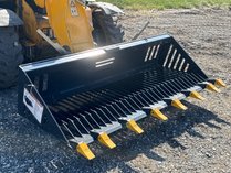 LandHonor 78â Rock Bucket