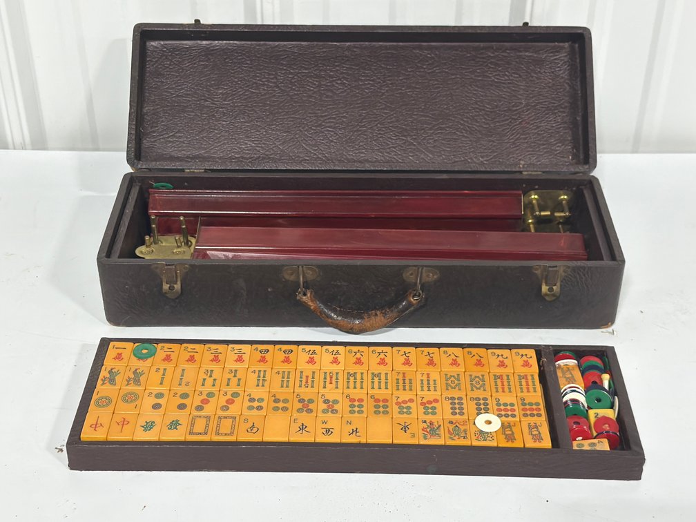 Mahjong Set With Case And Racks