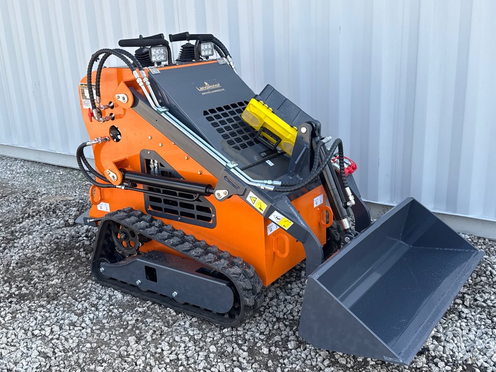LandHonor Mini Skid Steer Loader