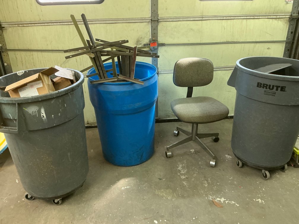 Rubbermaid Brute Commercial Trash Cans