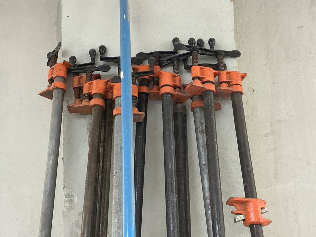 8' Pipe Clamps And Metal Pipes