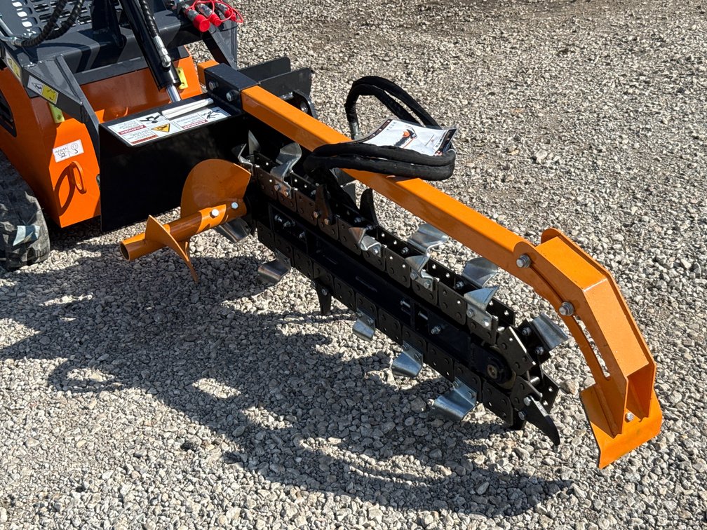 LandHonor Mini Skid Steer Trencher