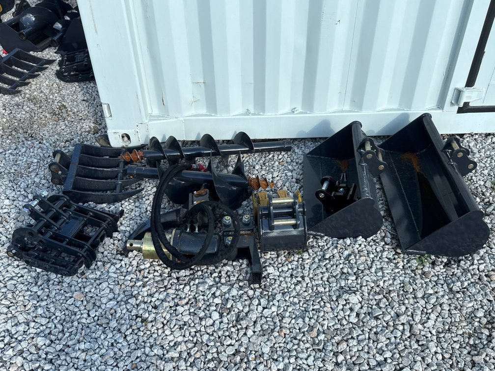 LandHonor Mini Excavator Attachments Package