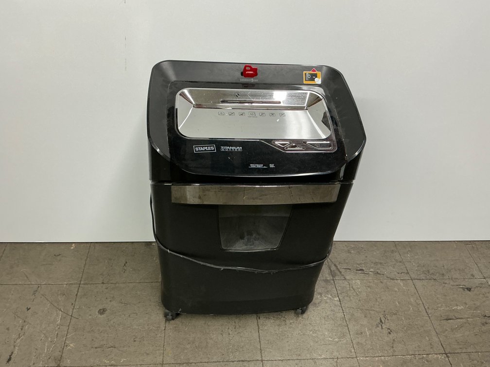 Staples SPL-TMC10A Paper Shredder