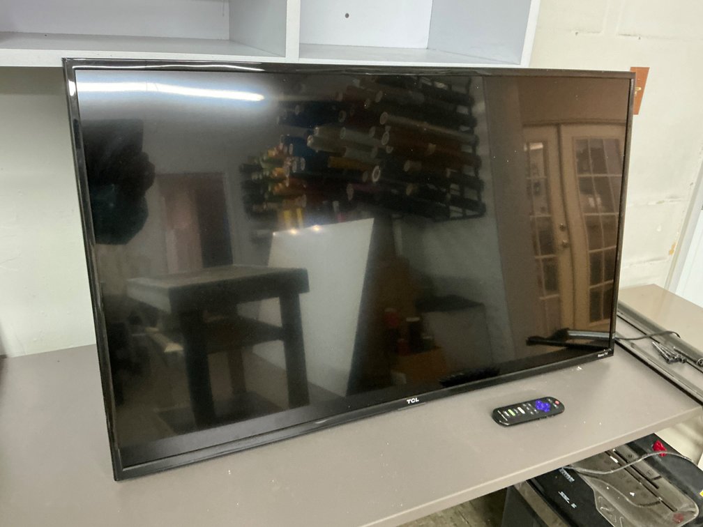 TCL 43S403 Roku TV With Remote