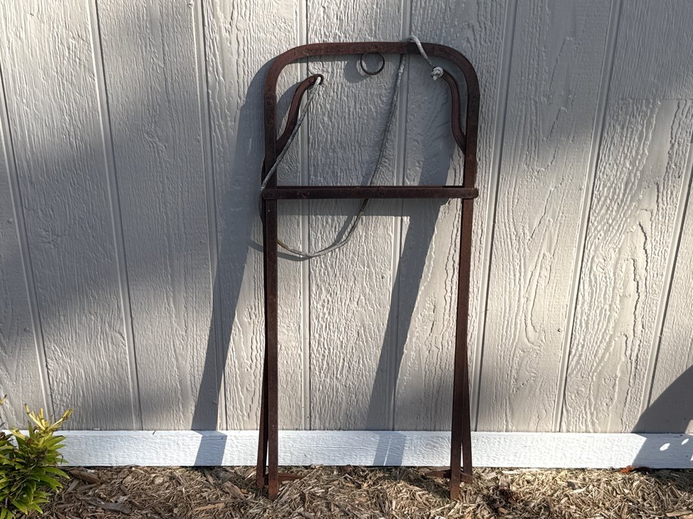 Metal Arched Folding Frame With Rope