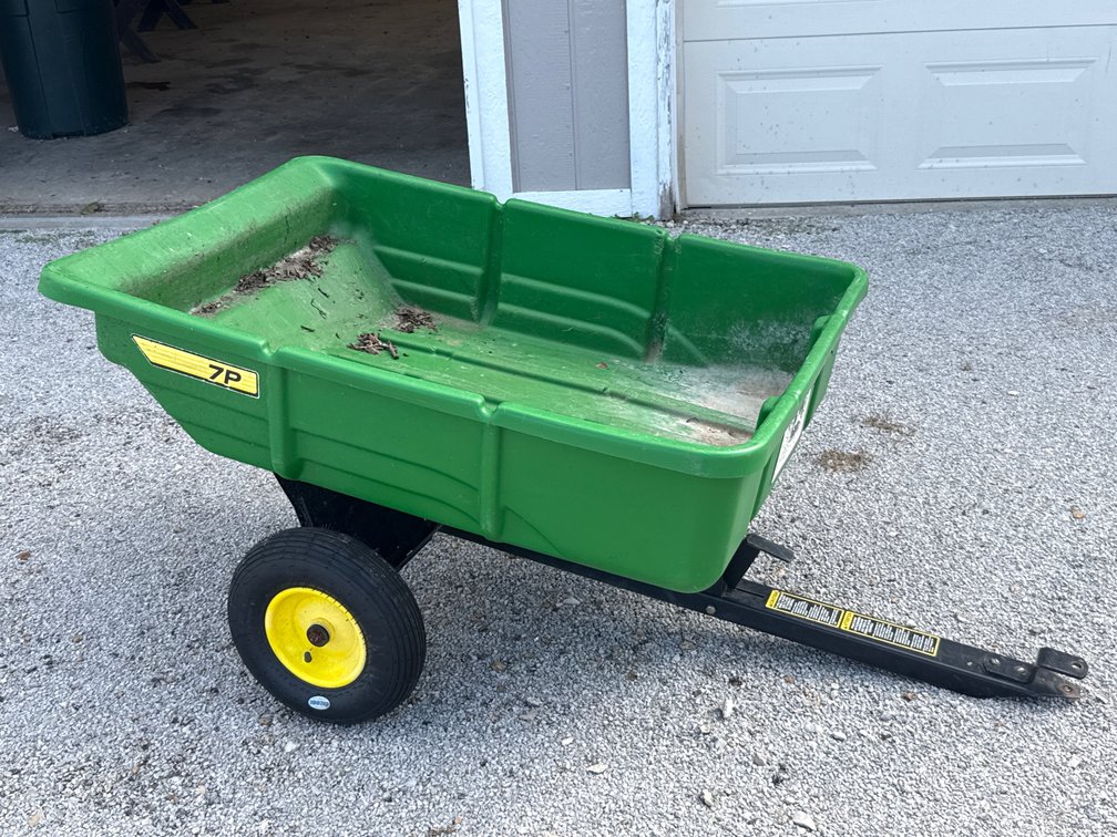 John Deere 7P Poly Utility Cart