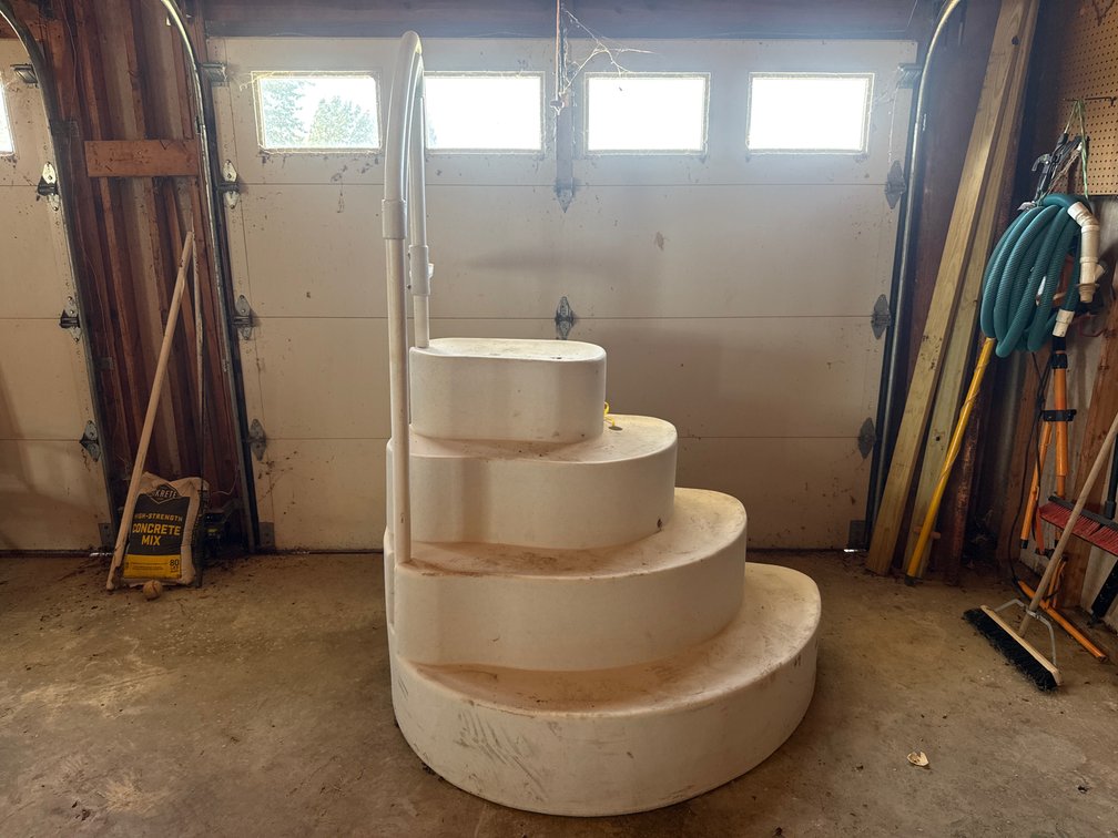 Molded Plastic Swimming Pool Entry Steps