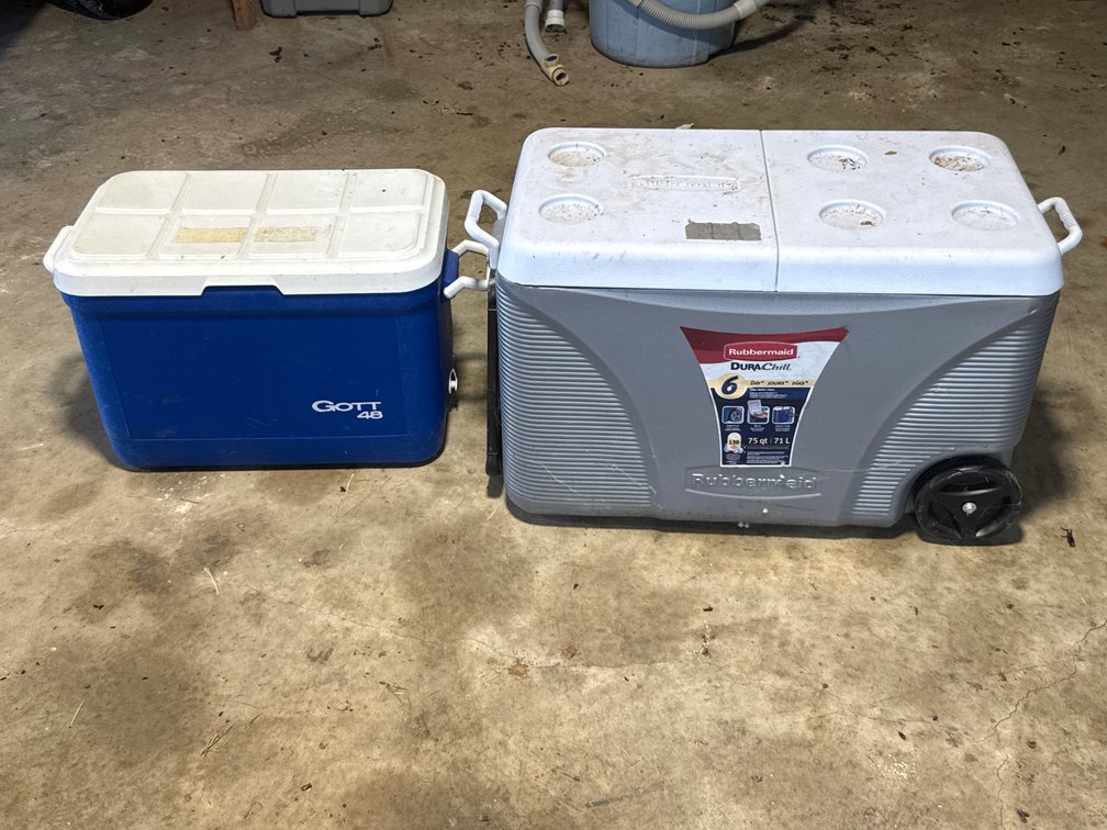 Rubbermaid DuraChill 75 Qt Wheeled Cooler