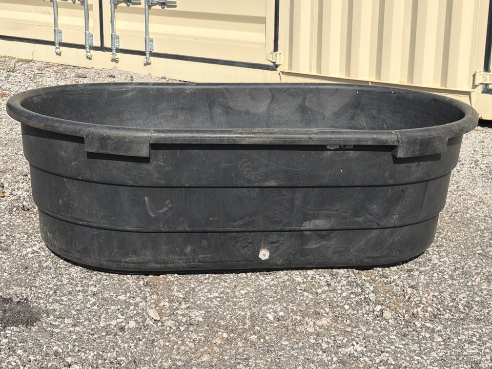 Freeland Industry Plastic Oval Stock Tank
