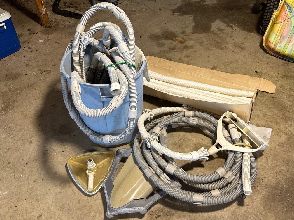 Polaris 165 Pool Cleaner And Accessories