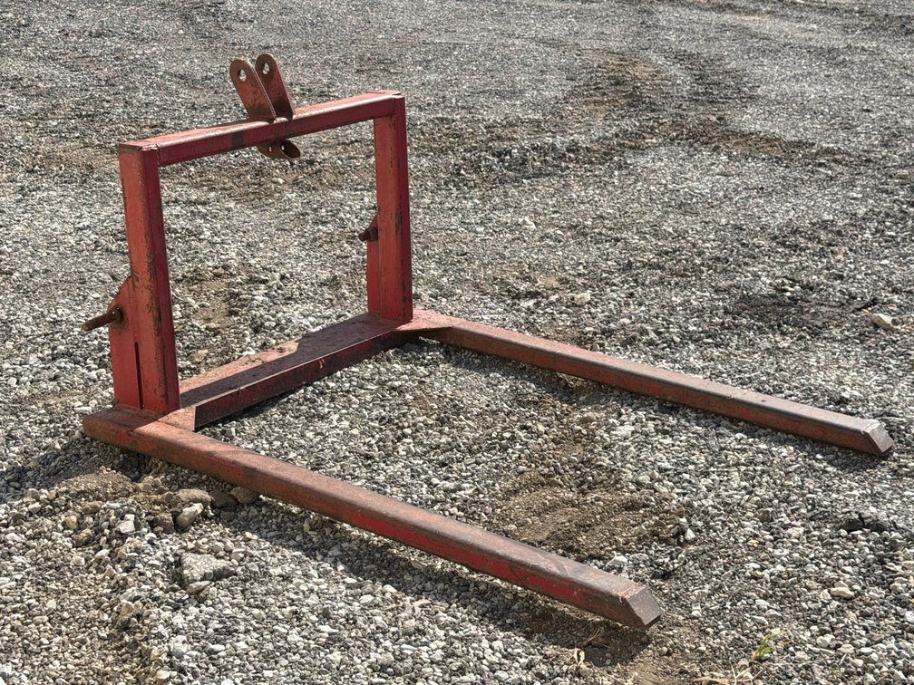 Three-Point Hitch Pallet Fork Attachment