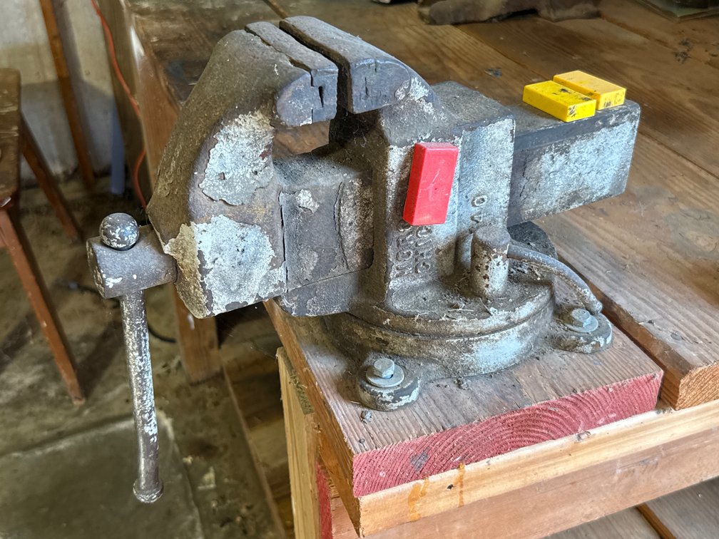 Morgan No. 40 4" Bench Vise