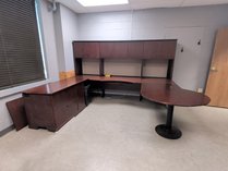 Modular Desk Suite With Hutch And Peninsula