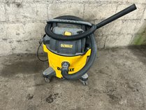 DeWalt DXV09P 9-Gallon Wet/Dry Vacuum