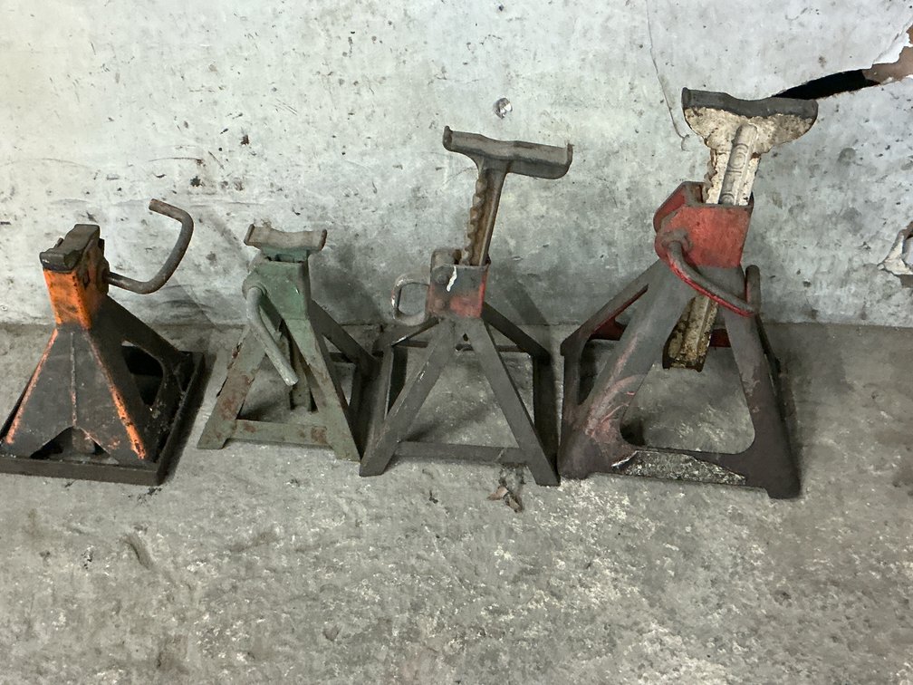 Four Mechanical Ratchet Jack Stands