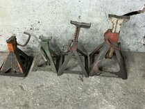Four Mechanical Ratchet Jack Stands